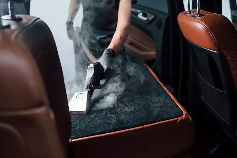 nettoyage-vapeur-interieur-voiture-01