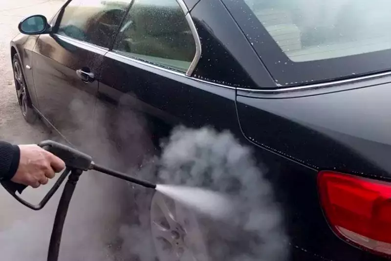 nettoyage-vapeur-interieur-voiture-02